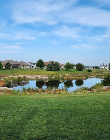 3825 16th Street S, Moorhead, MN 56560