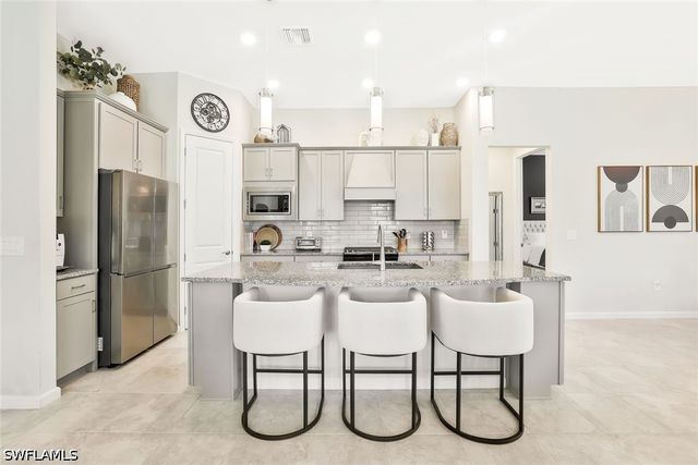 9772 Willet CT, Naples, FL 34120