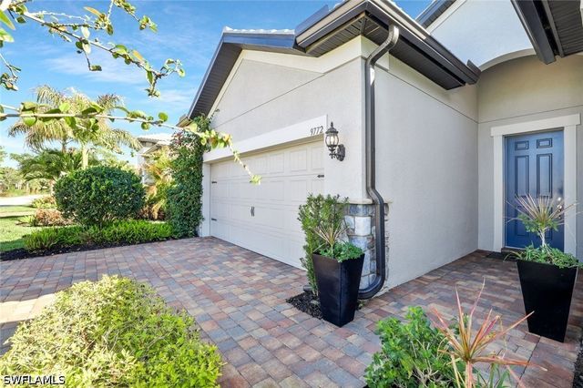 9772 Willet CT, Naples, FL 34120