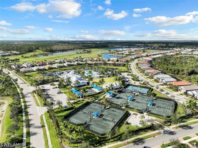 9772 Willet CT, Naples, FL 34120