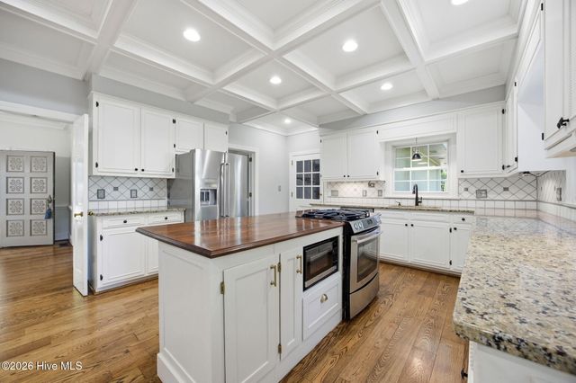 206 Granville Drive, Greenville, NC 27858