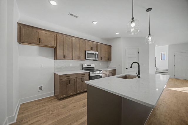 1850 Cotton Way, Chattanooga, TN 37404