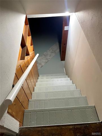 9418 PATTONWOOD DRIVE, Jennings, MO 63136