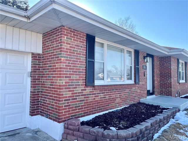 9418 PATTONWOOD DRIVE, Jennings, MO 63136