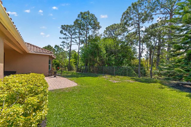7589 Fieldstone Ranch Square, Vero Beach, FL 32967