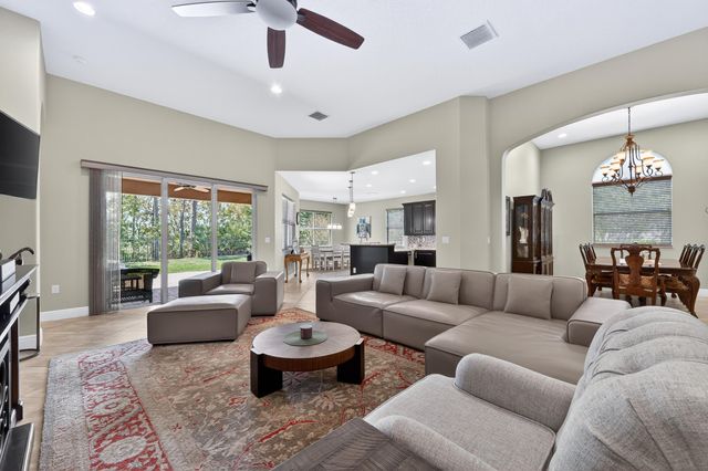 7589 Fieldstone Ranch Square, Vero Beach, FL 32967