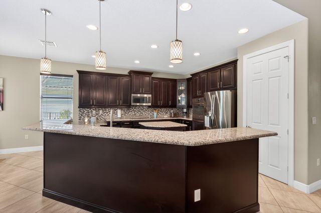 7589 Fieldstone Ranch Square, Vero Beach, FL 32967