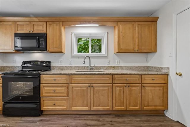 1007 Quash ST, Hampton, VA 23669