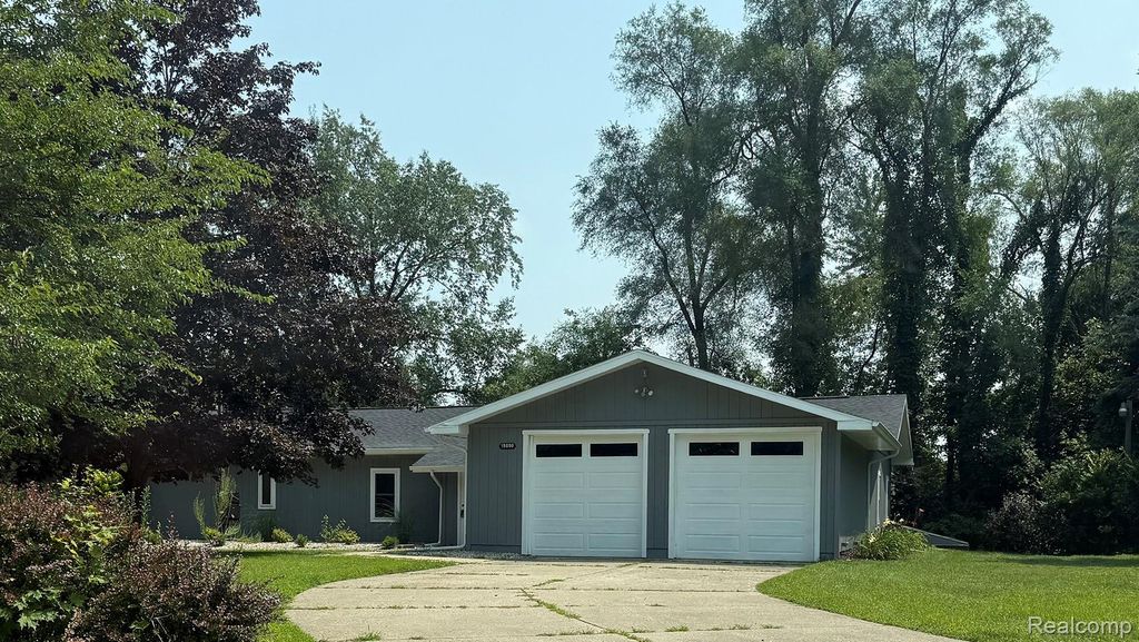 19890 16 Mile Road, Marshall, MI 49068