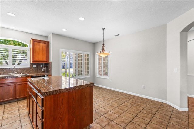 1343 Primavera Ave, Manteca, CA 95336