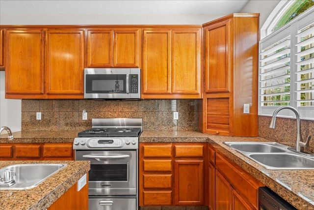 1343 Primavera Ave, Manteca, CA 95336