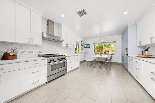 831 NE 109th St, Biscayne Park, FL 33161