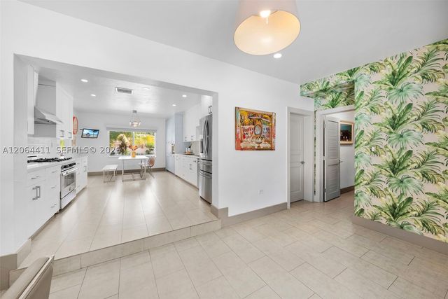 831 NE 109th St, Biscayne Park, FL 33161