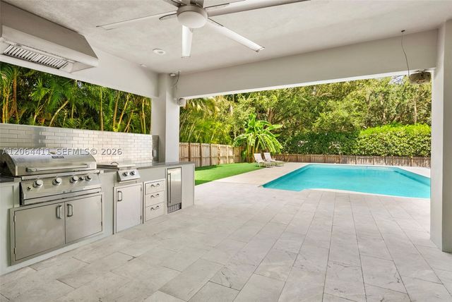 831 NE 109th St, Biscayne Park, FL 33161