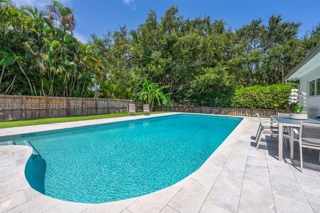 831 NE 109th St, Biscayne Park, FL 33161