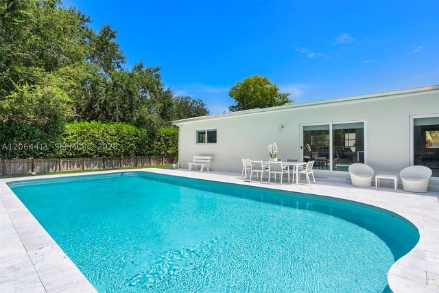 831 NE 109th St, Biscayne Park, FL 33161