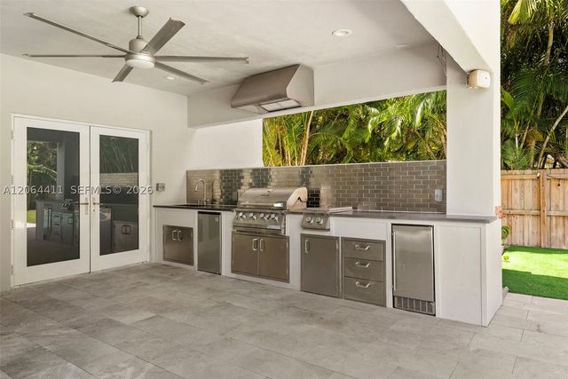 831 NE 109th St, Biscayne Park, FL 33161