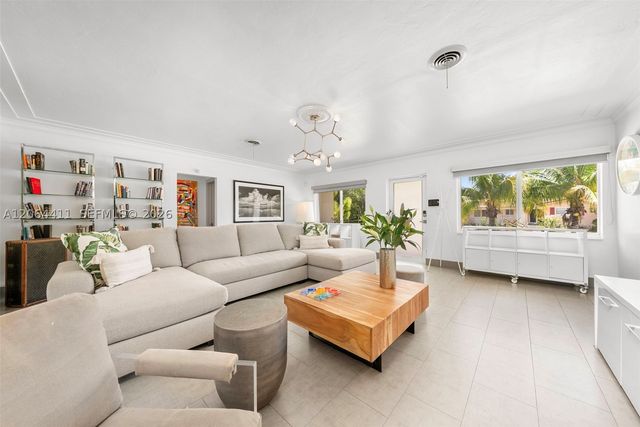 831 NE 109th St, Biscayne Park, FL 33161