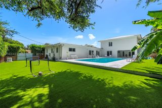 831 NE 109th St, Biscayne Park, FL 33161