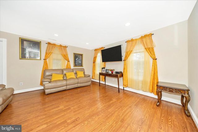 9507 MAIN ST, Damascus, MD 20872