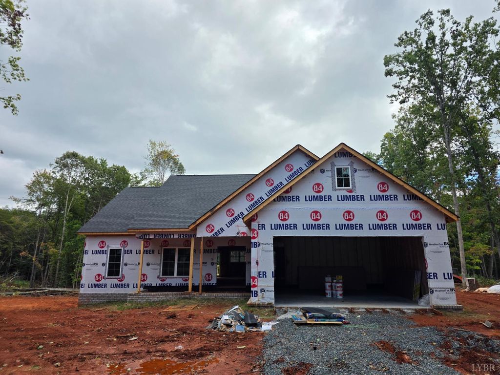 Image 1 of property listing at 2250 Stonewall Road, Concord, VA 24538