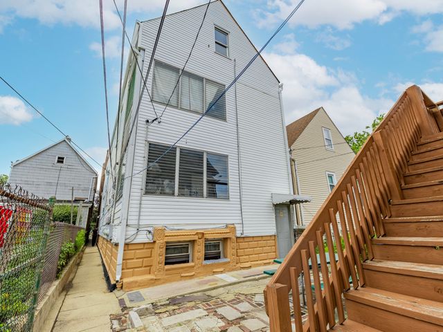 2921 S 49th Avenue, Cicero, IL 60804