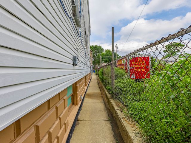 2921 S 49th Avenue, Cicero, IL 60804