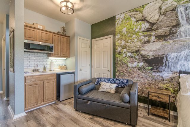 1001 Golf Drive 21, Branson West, MO 65737