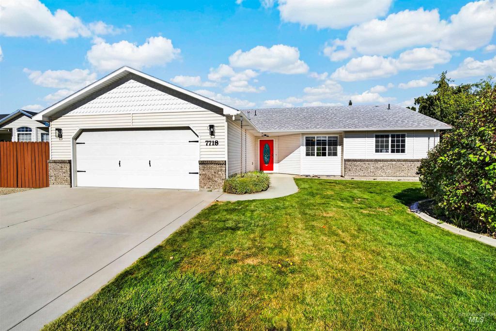 7718 Cedarbrook Dr, Nampa, ID 83687 photo 2