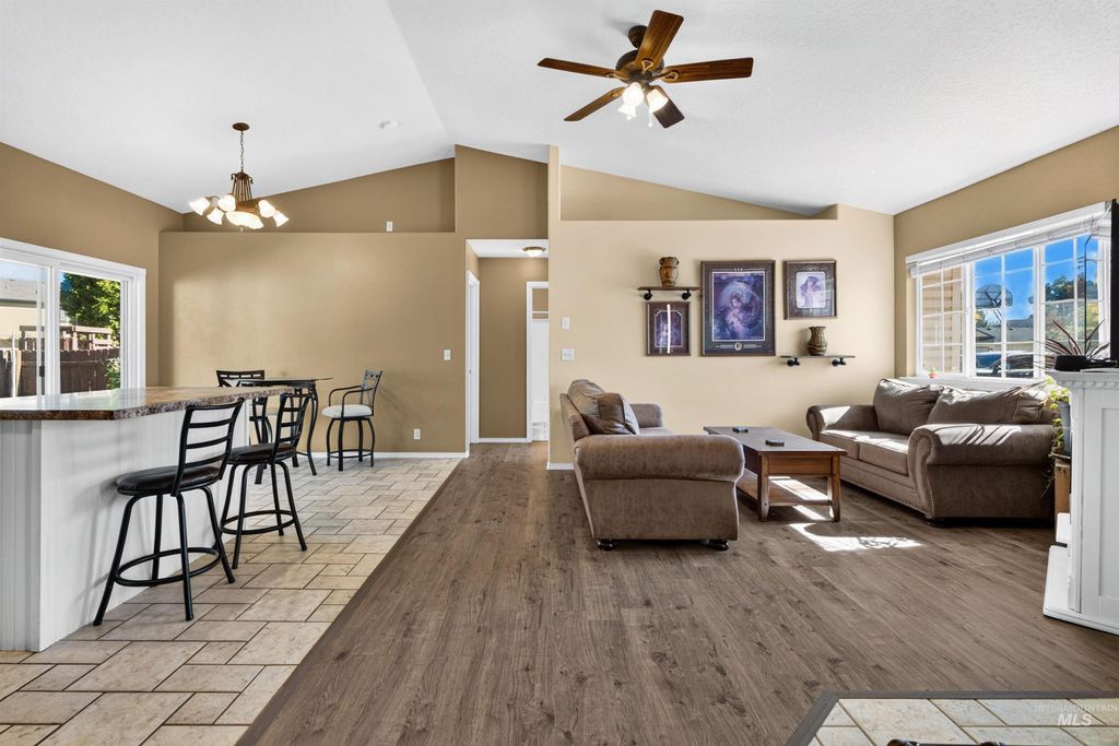 7718 Cedarbrook Dr, Nampa, ID 83687 photo 4