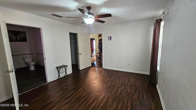 863 ASHTON COVE Terrace, Jacksonville, FL 32218