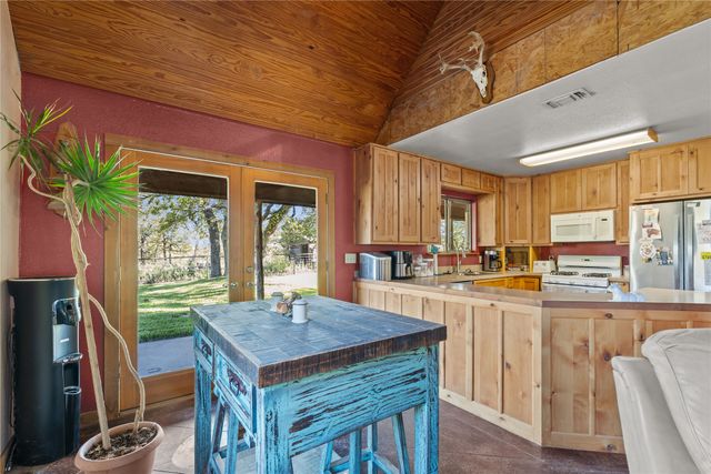 262 N Cheyenne Trail, Springtown, TX 76082