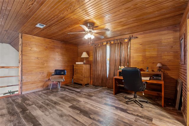 262 N Cheyenne Trail, Springtown, TX 76082