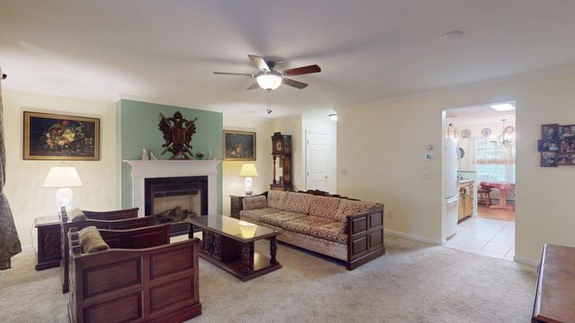 4 Bow Center Rd Apt B2, Bow, NH 03304