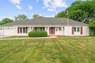 8919 Mission Road, Leawood, KS 66206