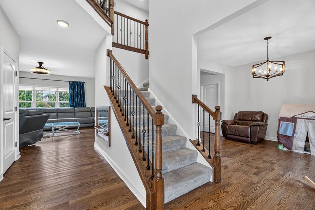 16440 W Turnberry Circle, Lockport, IL 60441