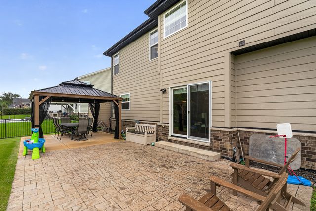 16440 W Turnberry Circle, Lockport, IL 60441