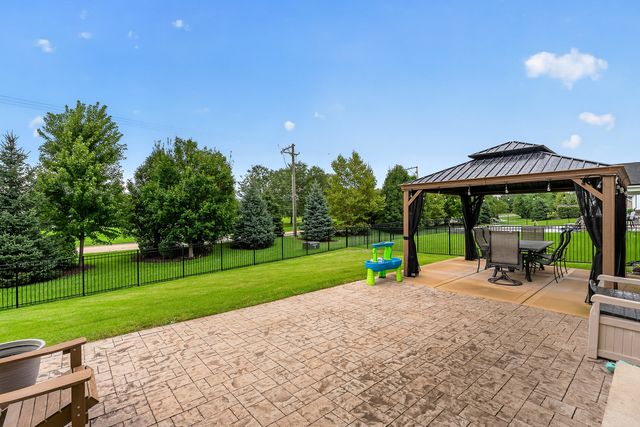16440 W Turnberry Circle, Lockport, IL 60441
