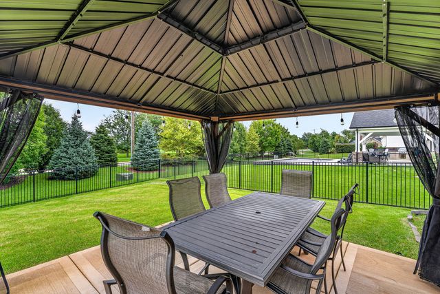 16440 W Turnberry Circle, Lockport, IL 60441