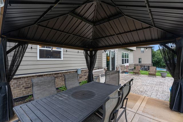 16440 W Turnberry Circle, Lockport, IL 60441