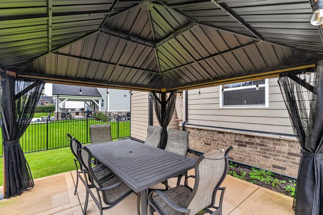 16440 W Turnberry Circle, Lockport, IL 60441