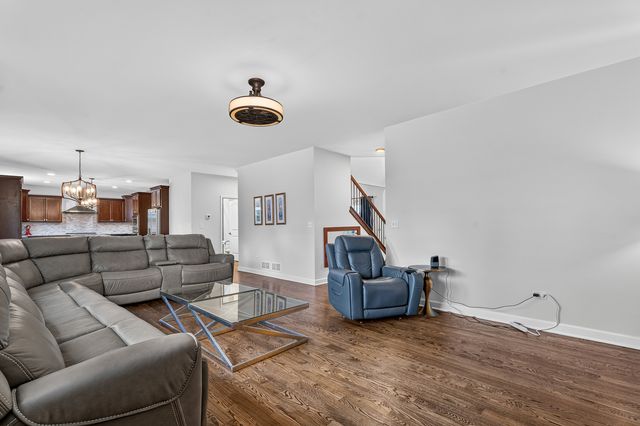 16440 W Turnberry Circle, Lockport, IL 60441