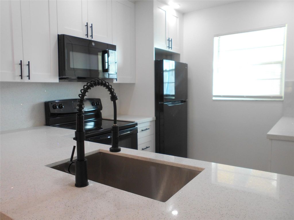 151 Berkley Road 309, Hollywood, FL 33024