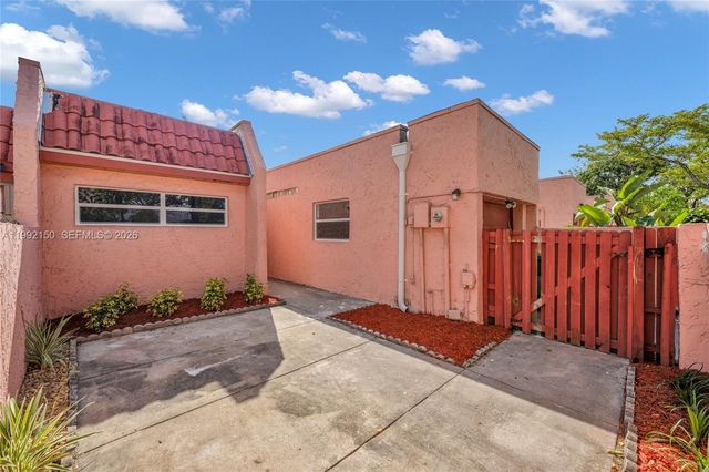 1624 NW 56th Ave 14, Lauderhill, FL 33313