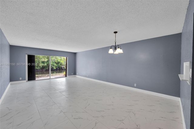 1624 NW 56th Ave 14, Lauderhill, FL 33313