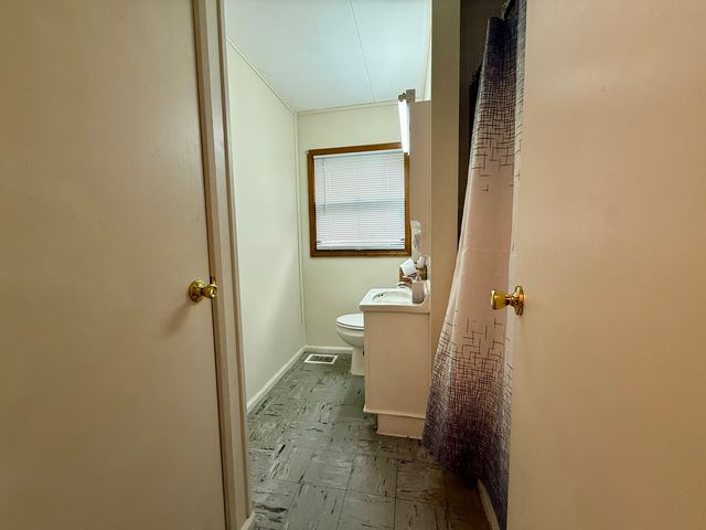 301 S Walnut Street, Clinton, IL 61727