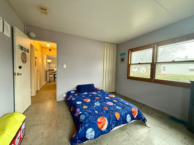 301 S Walnut Street, Clinton, IL 61727