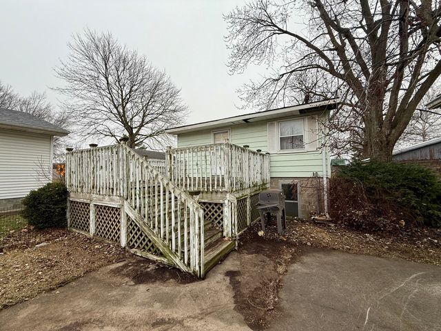 301 S Walnut Street, Clinton, IL 61727