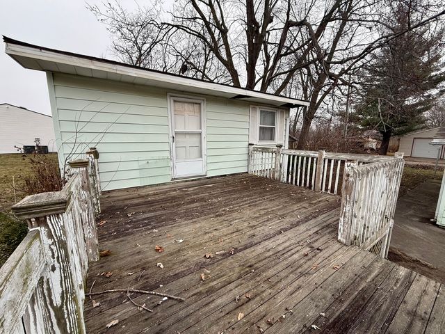 301 S Walnut Street, Clinton, IL 61727