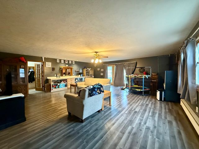 301 S Walnut Street, Clinton, IL 61727